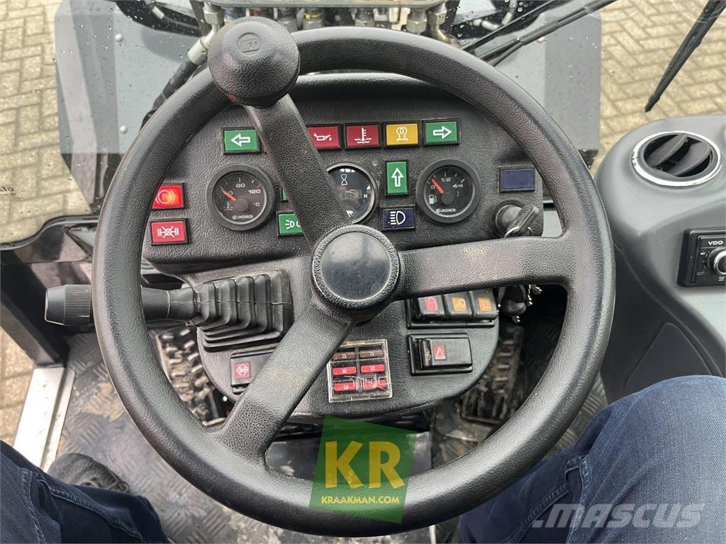 GiANT V5003 لوادر وحفارات أمامية