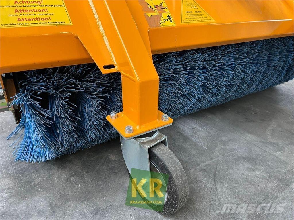 GiANT Veegmachine كناسات