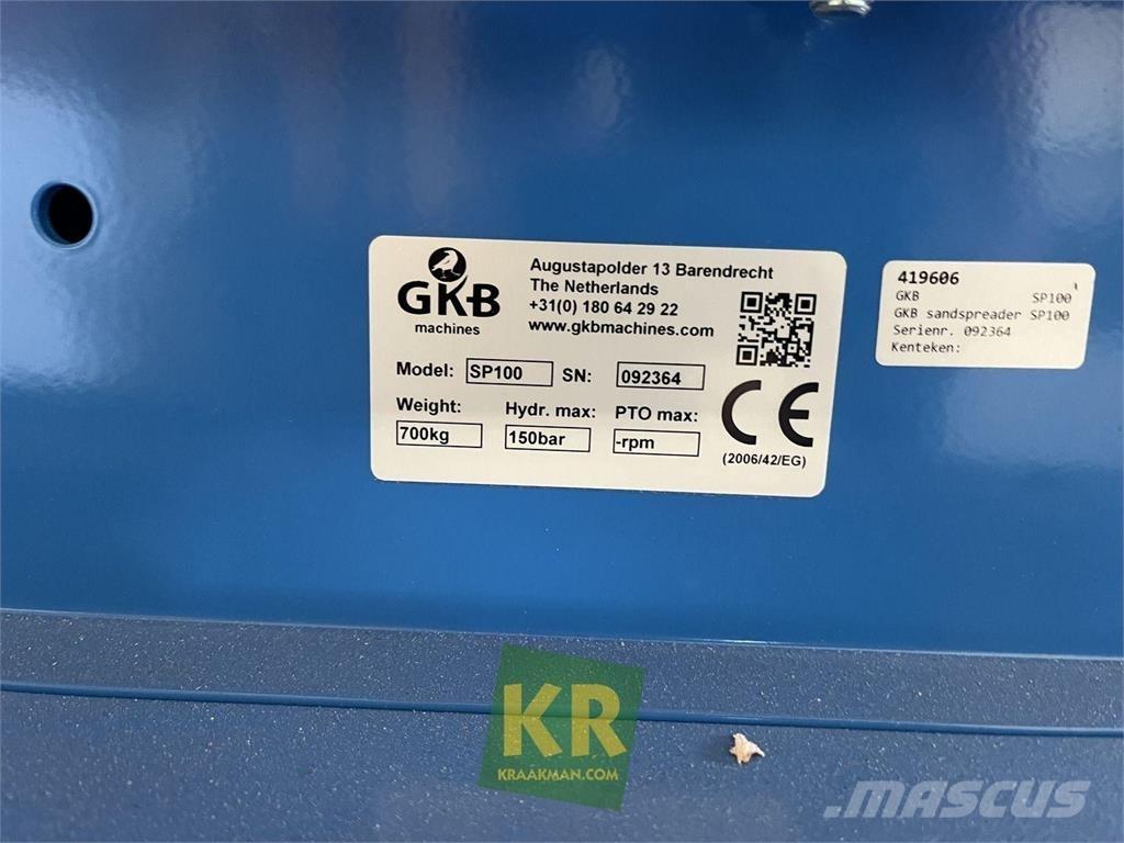 GKB Sandspreader معدات نشر الرمال والملح
