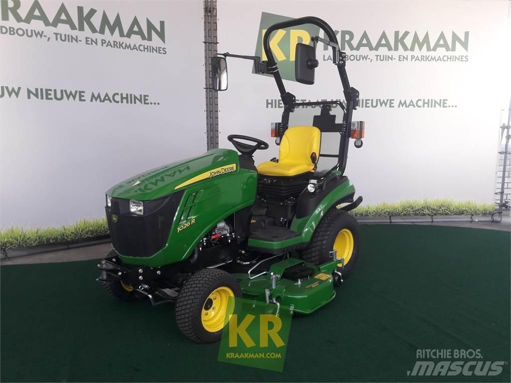 John Deere 1026R جرارات مدمجة
