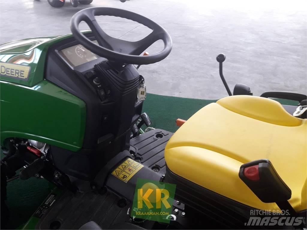 John Deere 1026R جرارات مدمجة