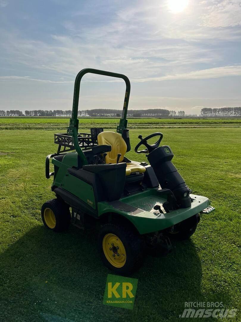 John Deere 1580 تقطيع وتقليم وتحيط جزازات