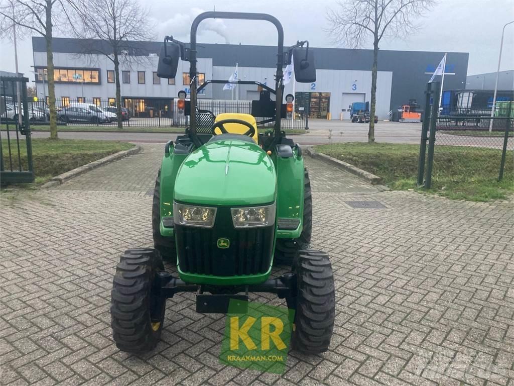 John Deere 3038E جرارات مدمجة