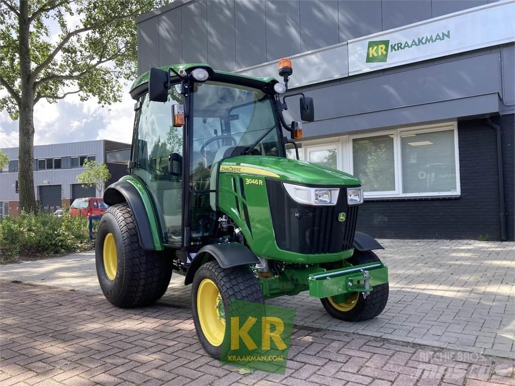 John Deere 3046R جرارات مدمجة