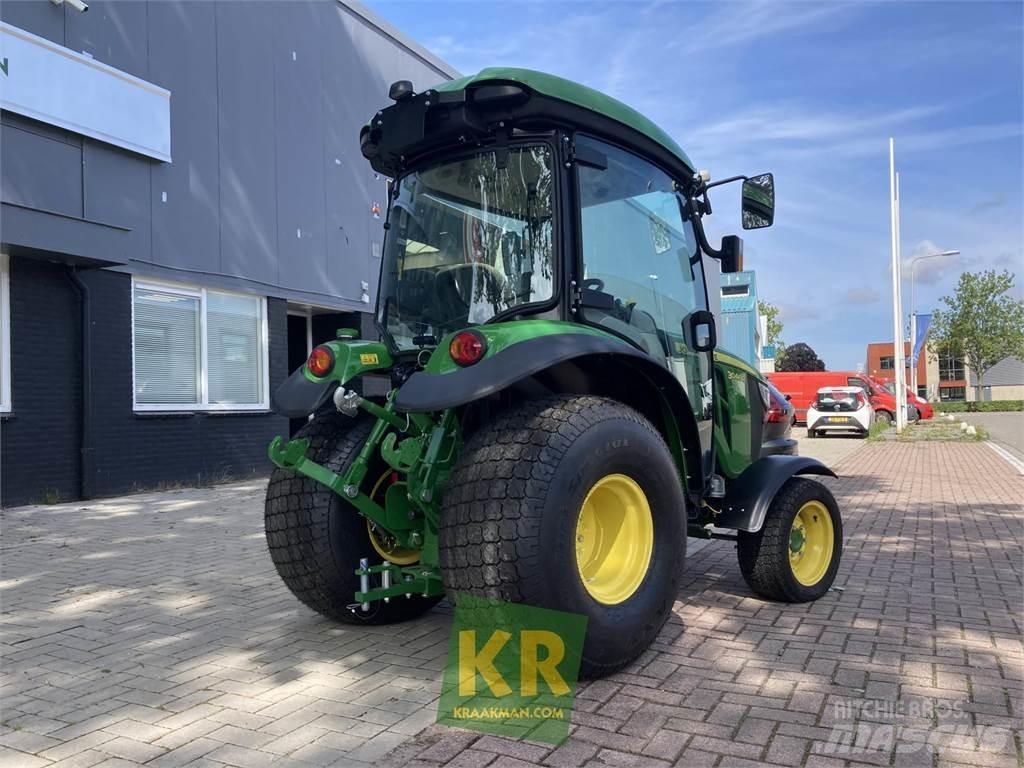 John Deere 3046R جرارات مدمجة