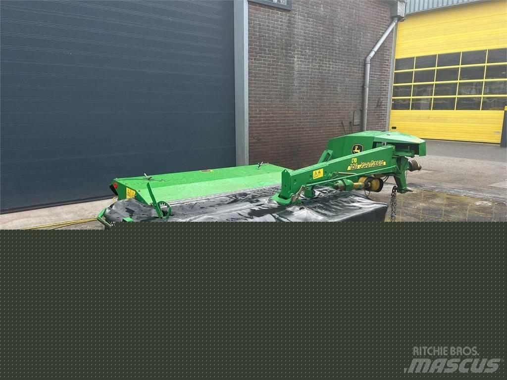 John Deere 328 ماكينات زراعية أخرى