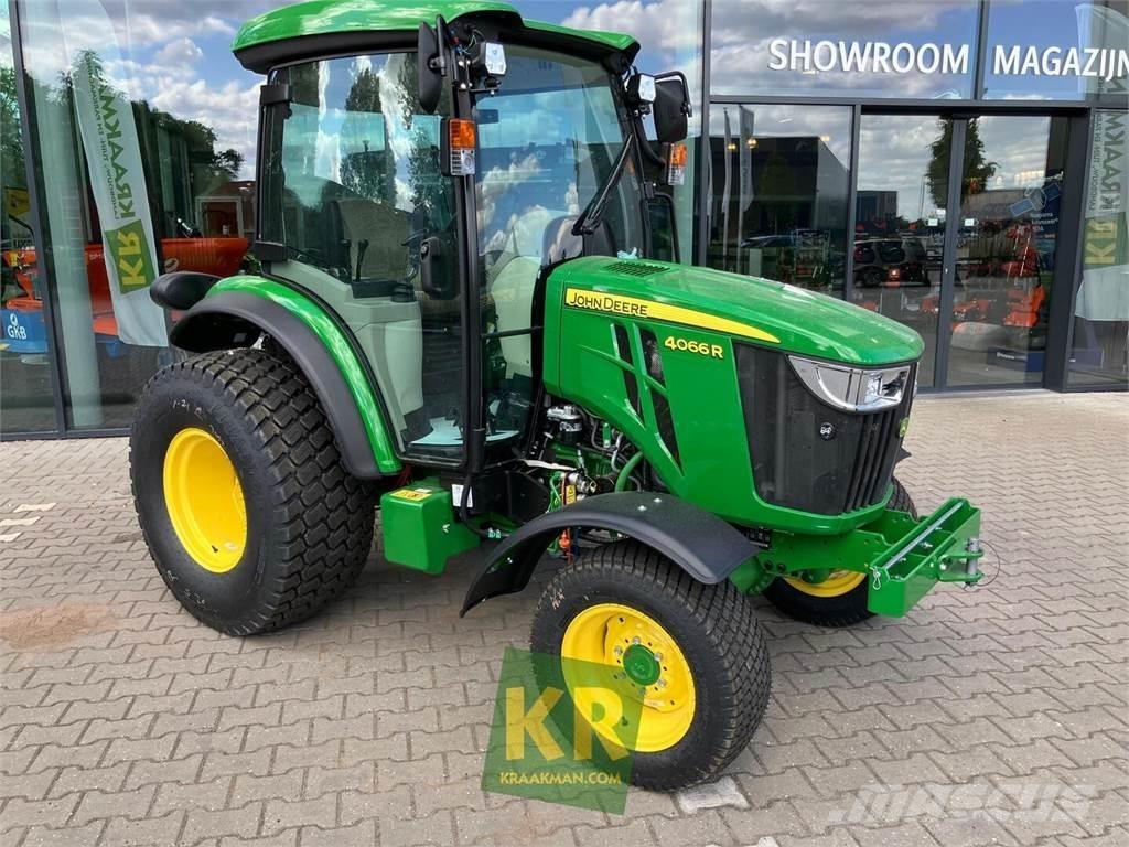 John Deere 4066R جرارات مدمجة