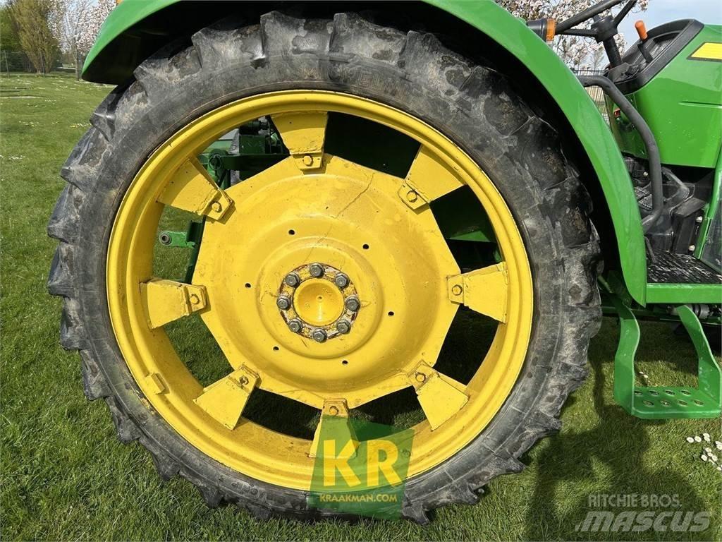 John Deere 5055E الجرارات