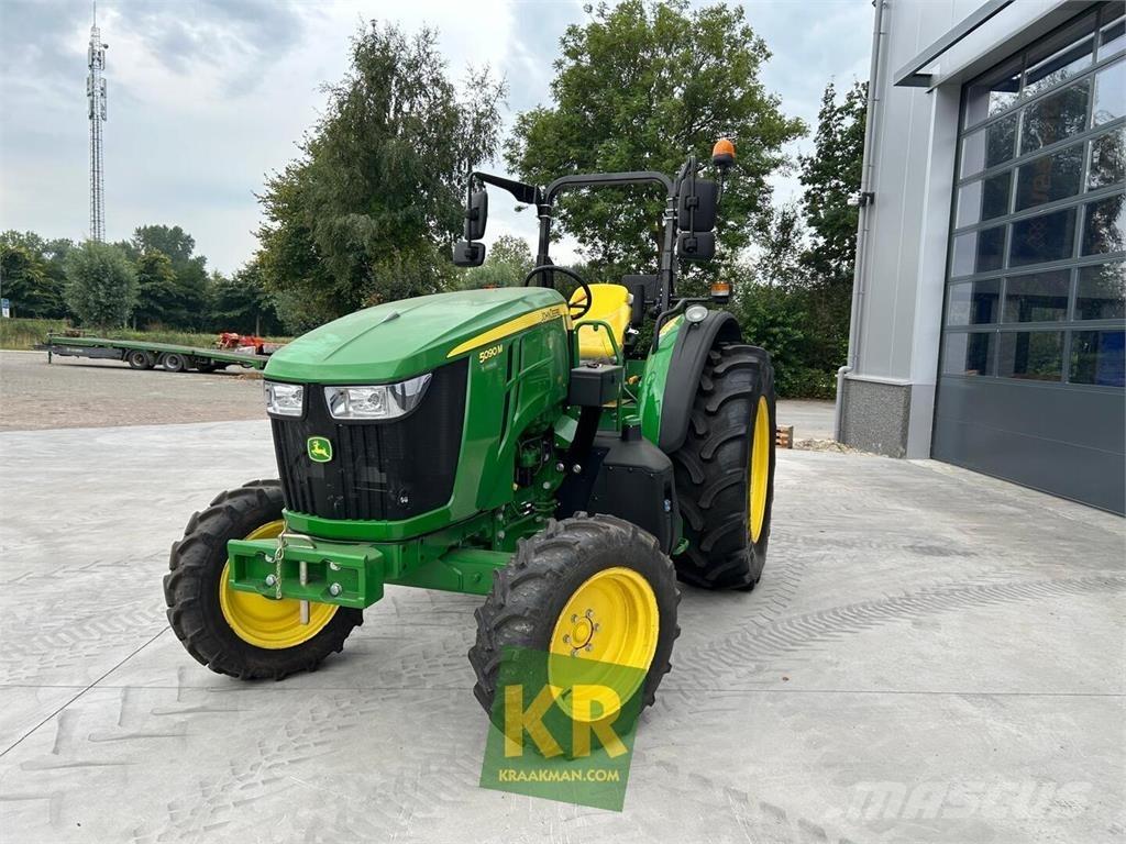 John Deere 5090M الجرارات