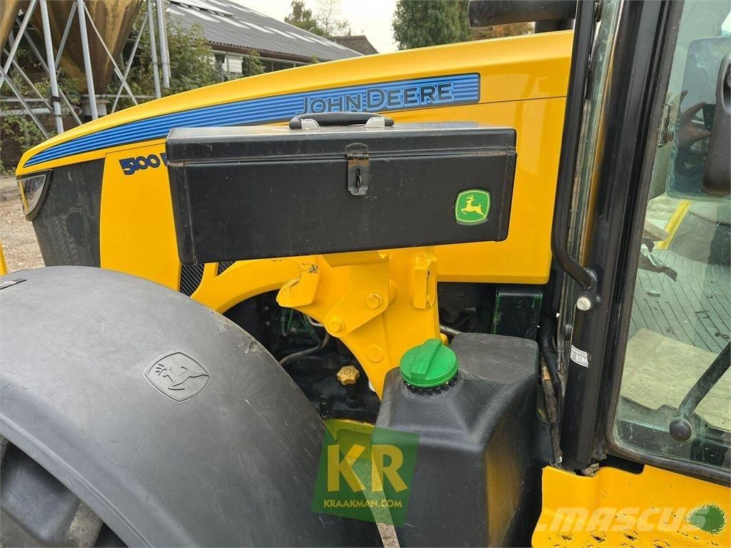 John Deere 5100R الجرارات