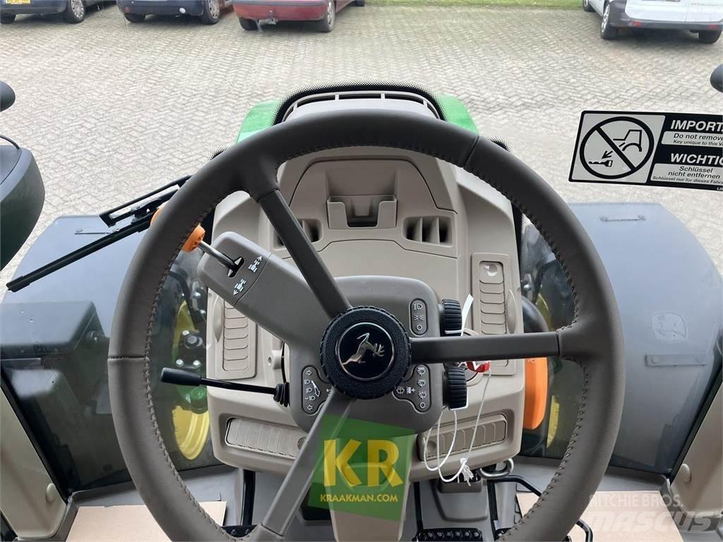 John Deere 6090M الجرارات