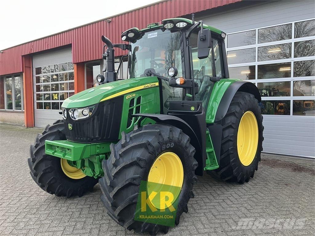 John Deere 6120M الجرارات