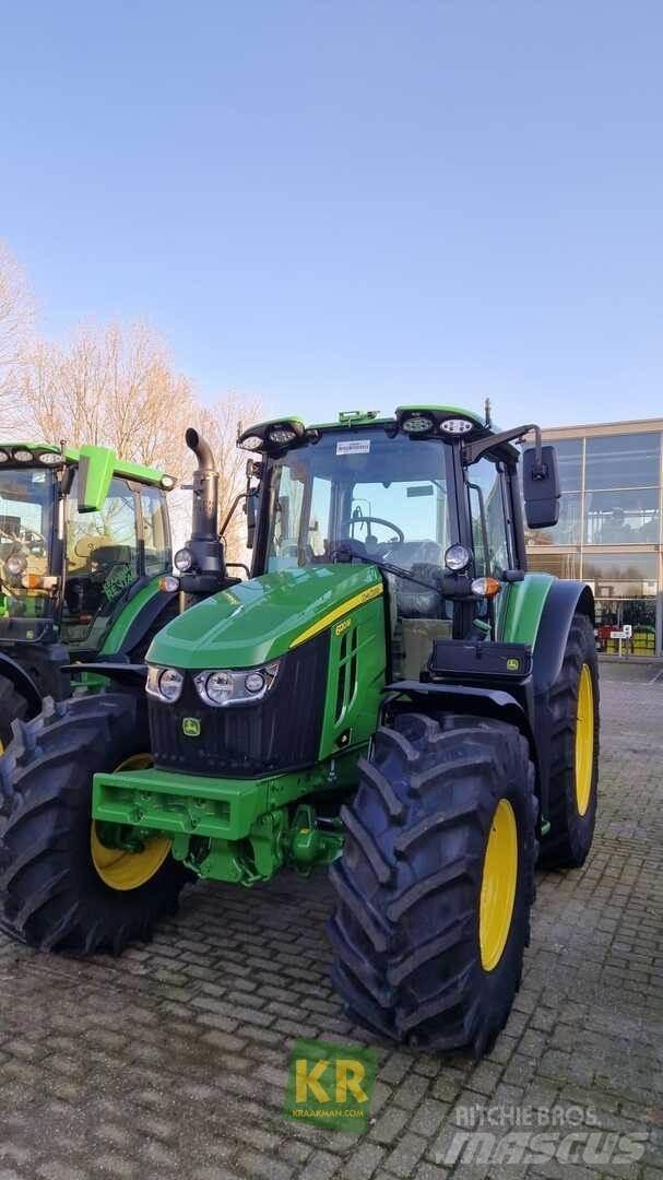 John Deere 6120M الجرارات