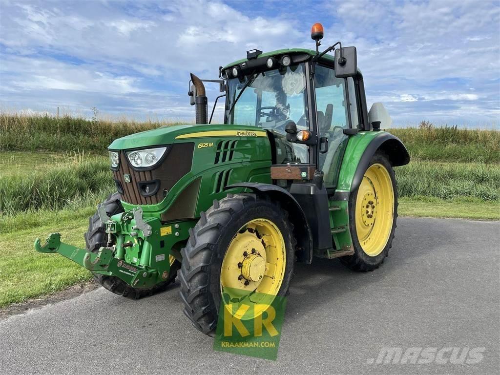 John Deere 6125M الجرارات