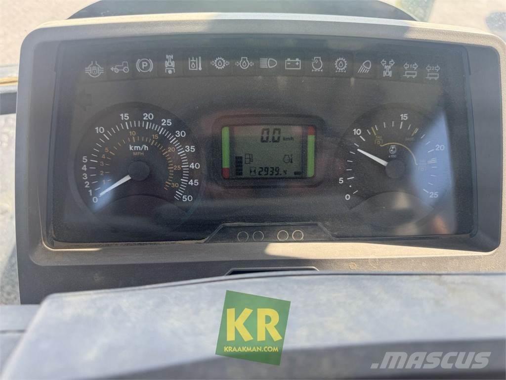 John Deere 6130 الجرارات