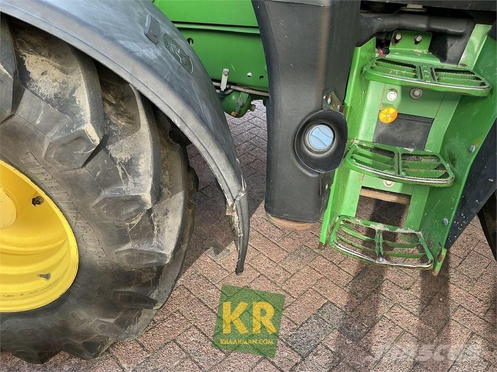 John Deere 6130R الجرارات