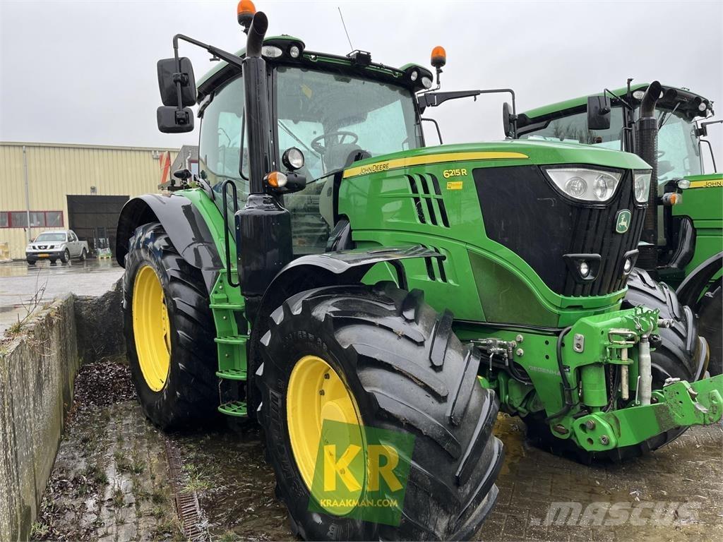 John Deere 6215R الجرارات