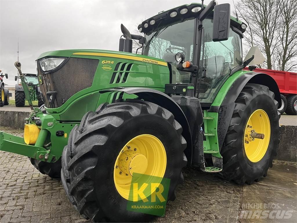 John Deere 6215R الجرارات