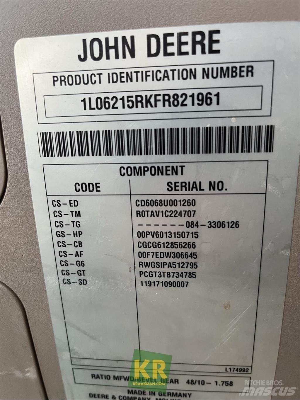 John Deere 6215R الجرارات