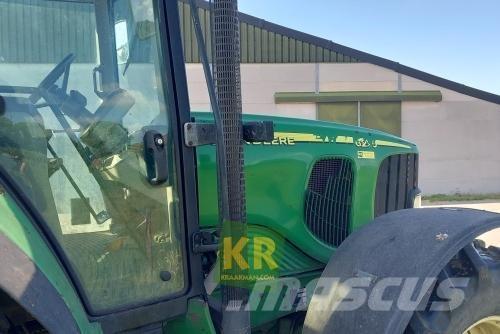 John Deere 6220 الجرارات