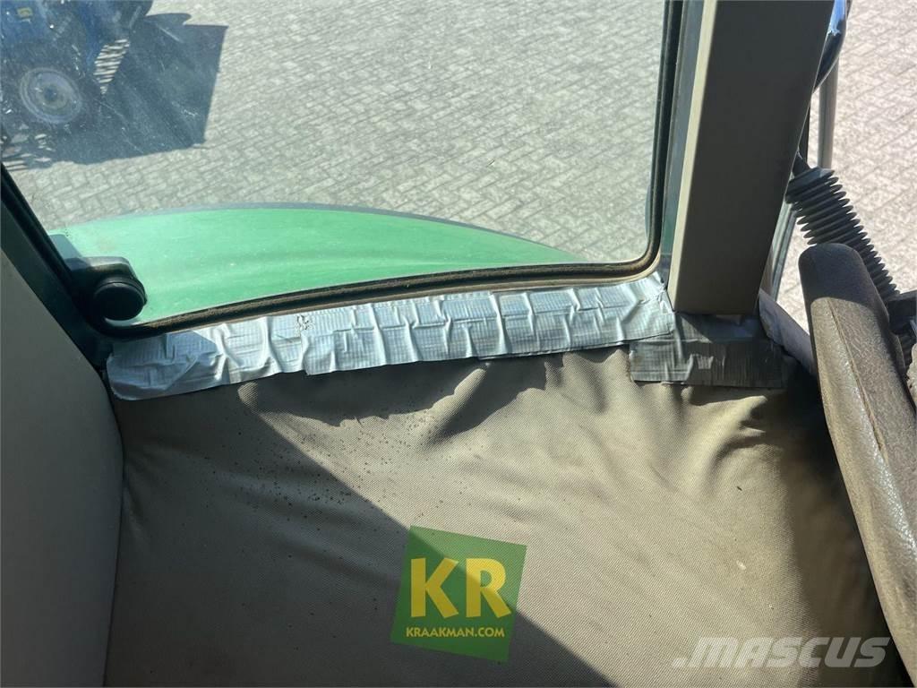 John Deere 6220 الجرارات