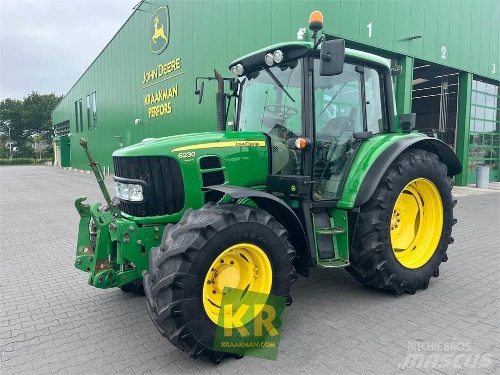 John Deere 6230 الجرارات