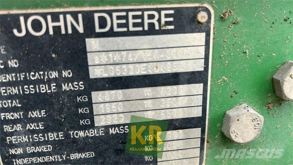 John Deere 6320 الجرارات