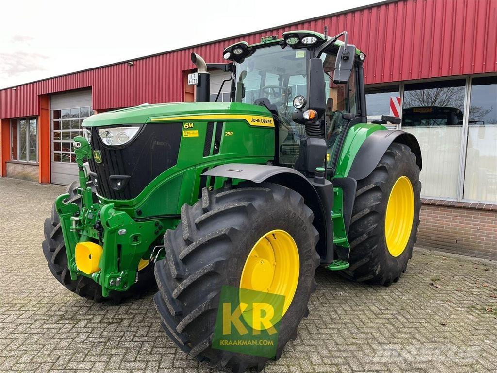 John Deere 6M 250 الجرارات