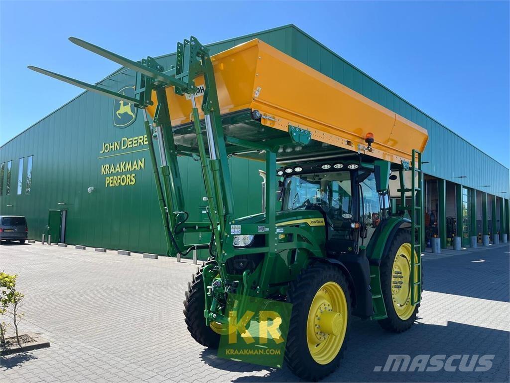 John Deere 6R 155 الجرارات