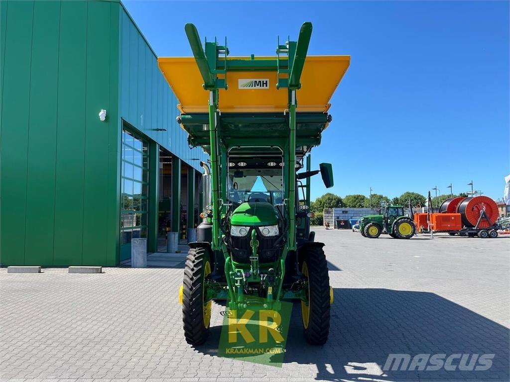 John Deere 6R 155 الجرارات