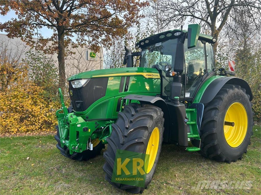 John Deere 6R 250 الجرارات