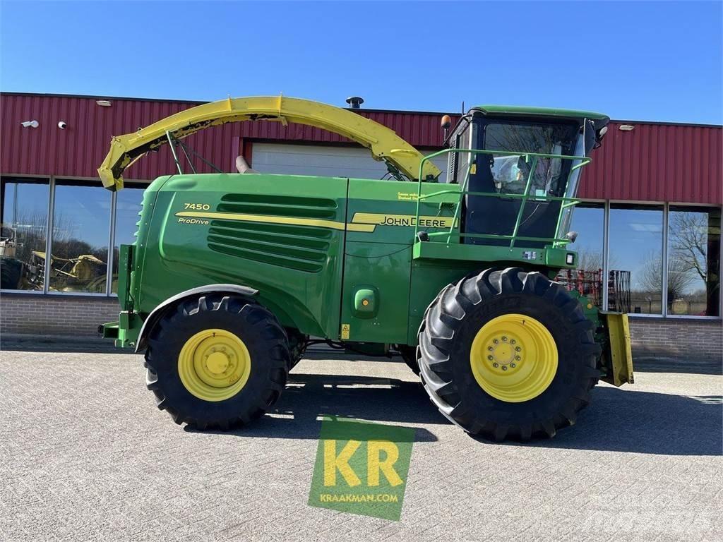 John Deere 7450 حصادات الأعلاف