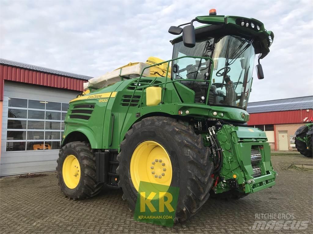 John Deere 8500 حصادات الأعلاف