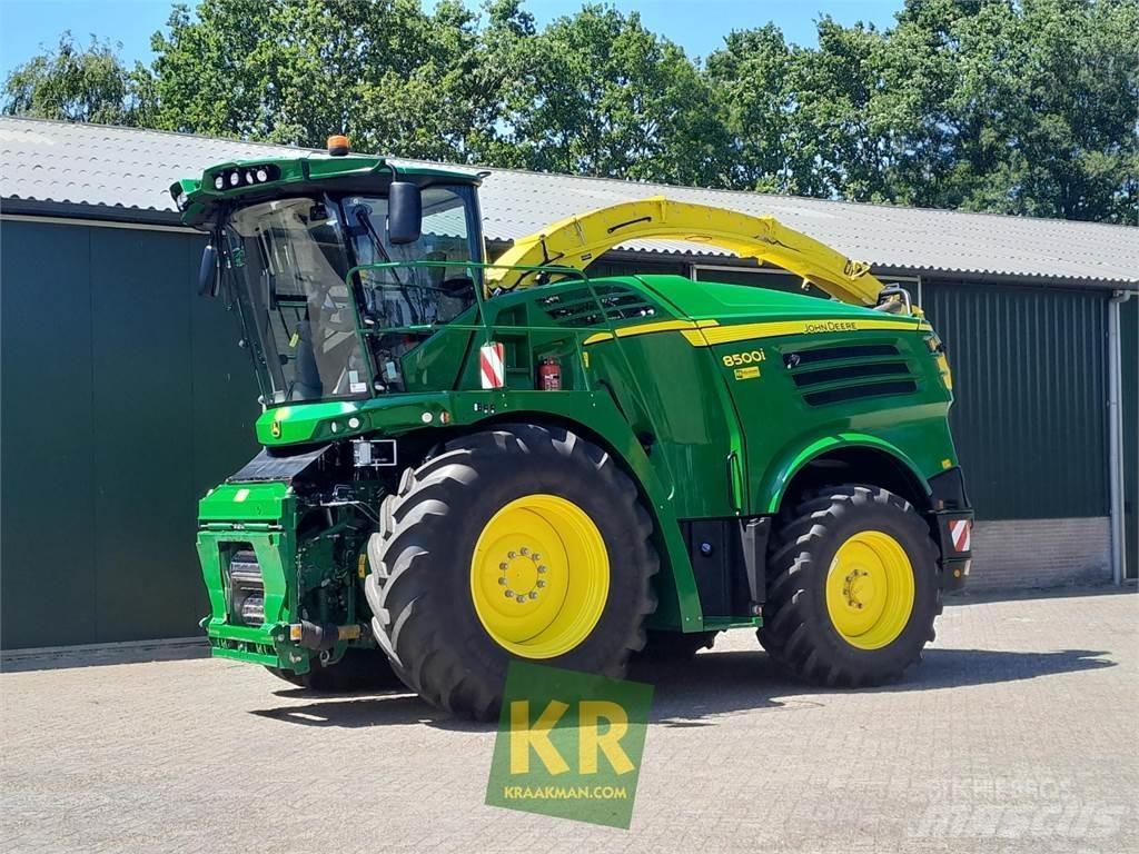 John Deere 8500 حصادات الأعلاف