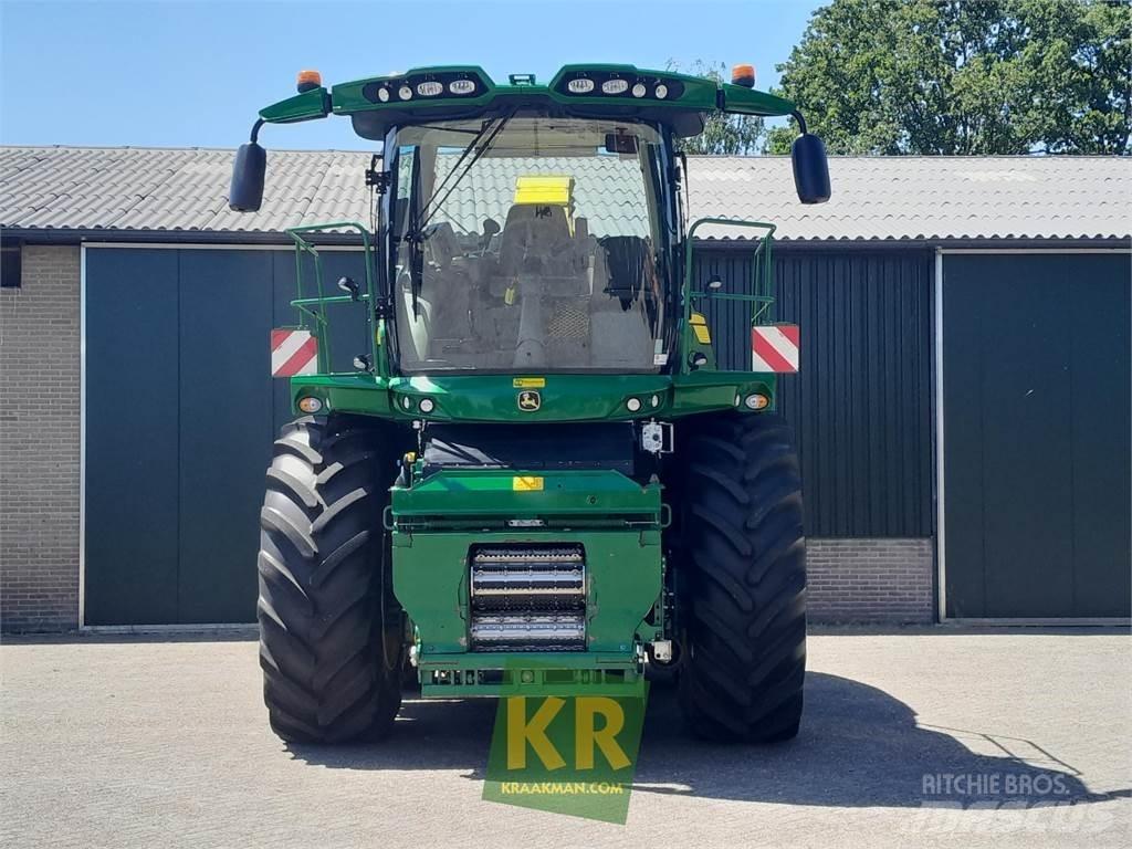 John Deere 8500 حصادات الأعلاف