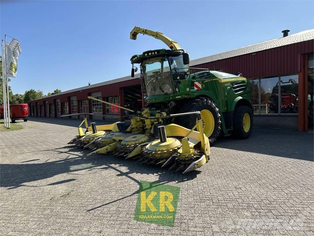 John Deere 8500 حصادات الأعلاف