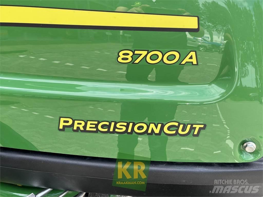 John Deere 8700A محشات الخضر