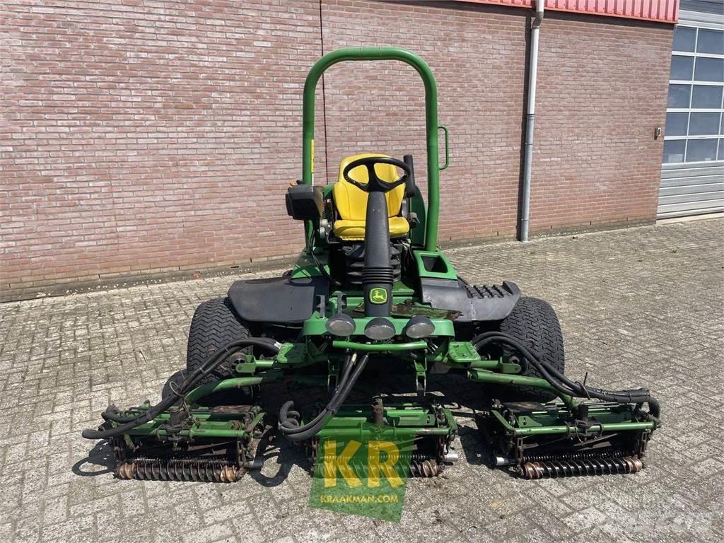 John Deere 8700A محشات الخضر