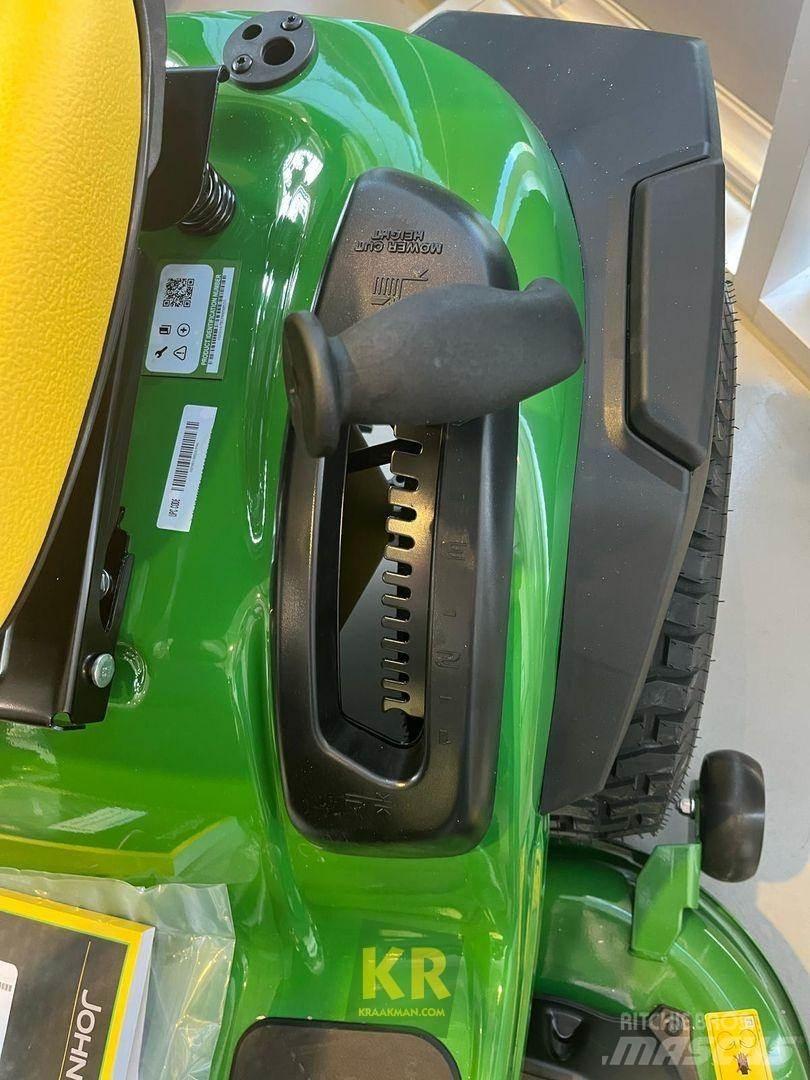 John Deere X127 ركوب الحشائش