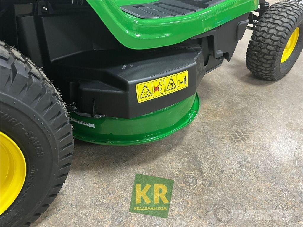 John Deere X147R ركوب الحشائش