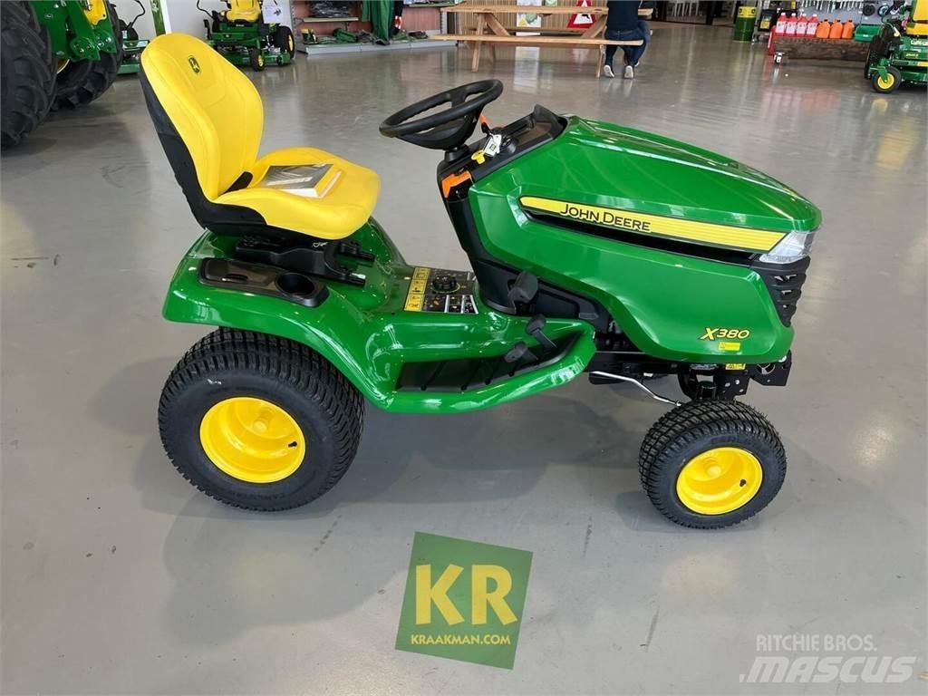 John Deere X380 ركوب الحشائش