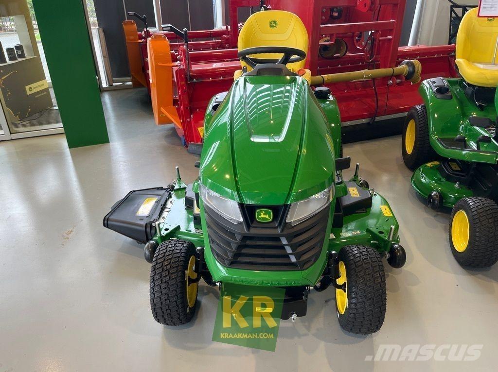 John Deere X380 ركوب الحشائش