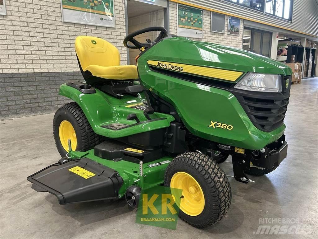 John Deere X380 ركوب الحشائش