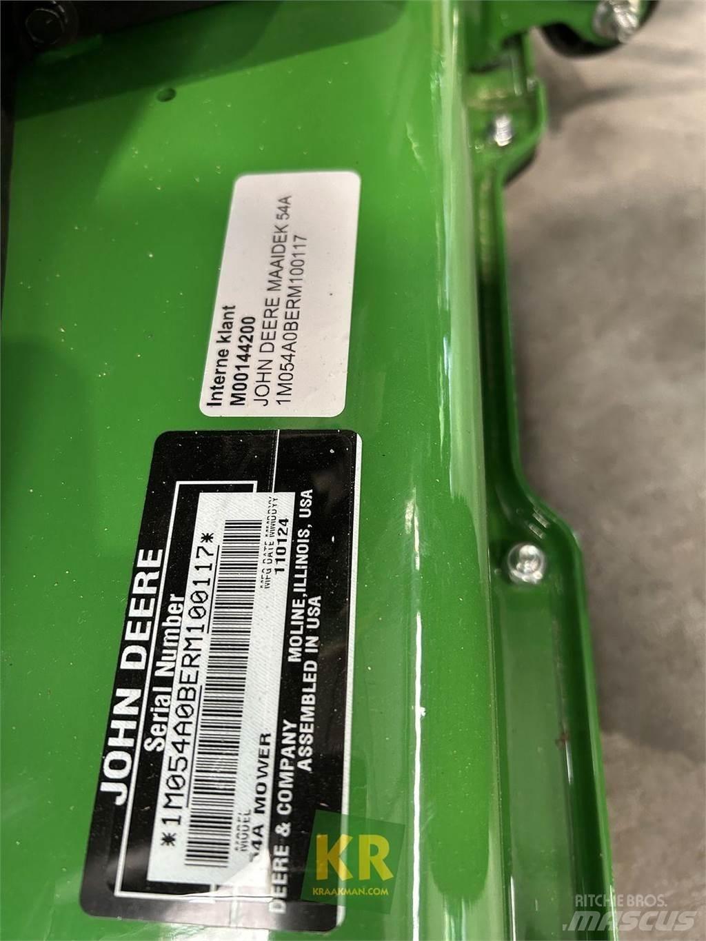 John Deere X380 ركوب الحشائش