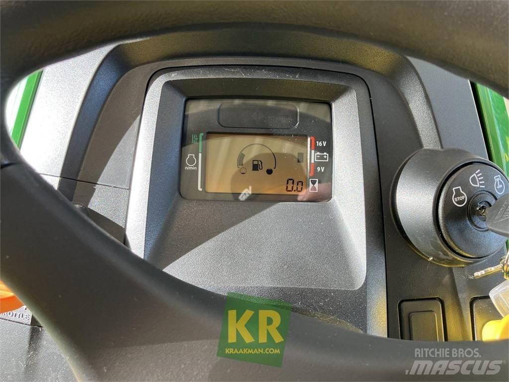 John Deere X590 ركوب الحشائش