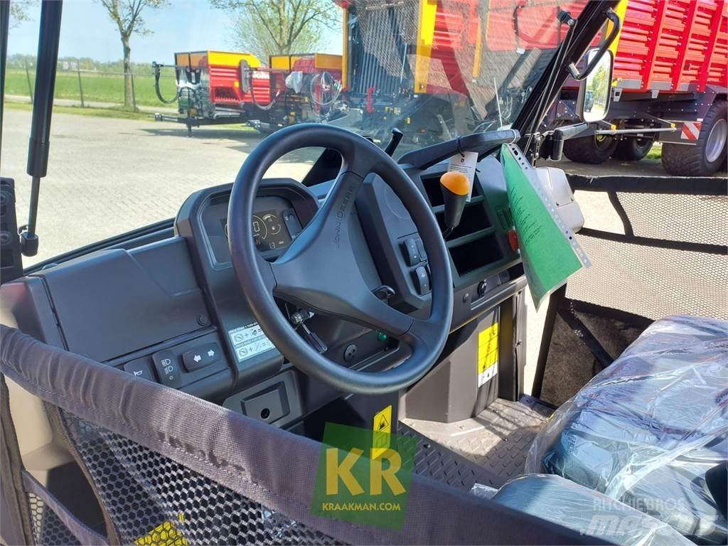 John Deere XUV835M مركبات لجميع التضاريس