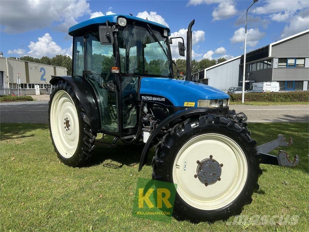 New Holland TN75S الجرارات