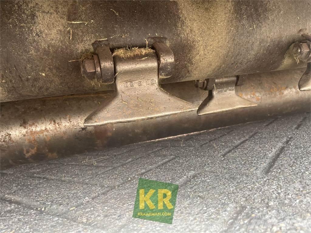Perfect KG جزازات وأغطية المراعي