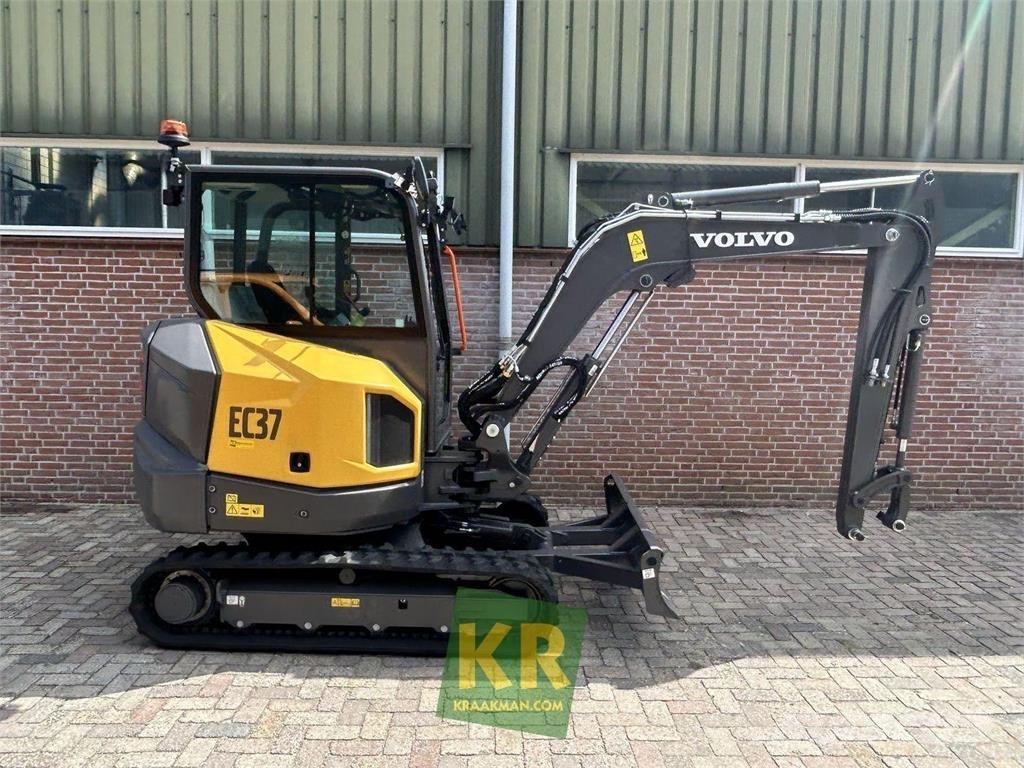 Volvo EC 37F حفارات زحافة