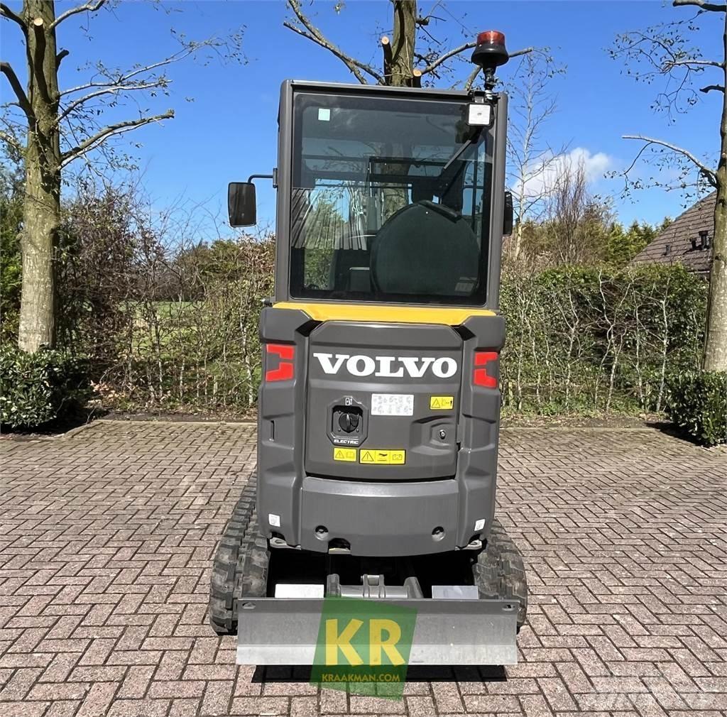 Volvo EC18E حفارات زحافة